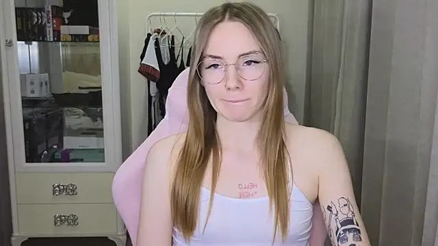 Snapshot of littlevildevil chatting on January 30, 2025, 3:08 pm littlevildevil online show from January 30, 2025, 3:08 pm