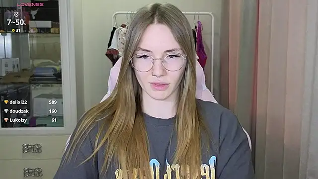 Snapshot of littlevildevil chatting on February 28, 2025, 2:20 pm littlevildevil online show from February 28, 2025, 2:20 pm