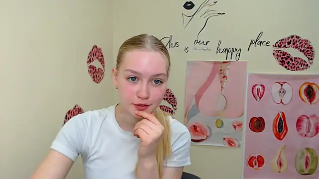 Snapshot of MademoiselleCl chatting on March 19, 2025, 10:33 am MademoiselleCl online show from March 19, 2025, 10:33 am