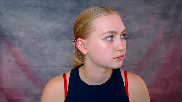 Snapshot of MademoiselleCl chatting on September 18, 2025, 12:40 pm MademoiselleCl online show from September 18, 2025, 12:40 pm