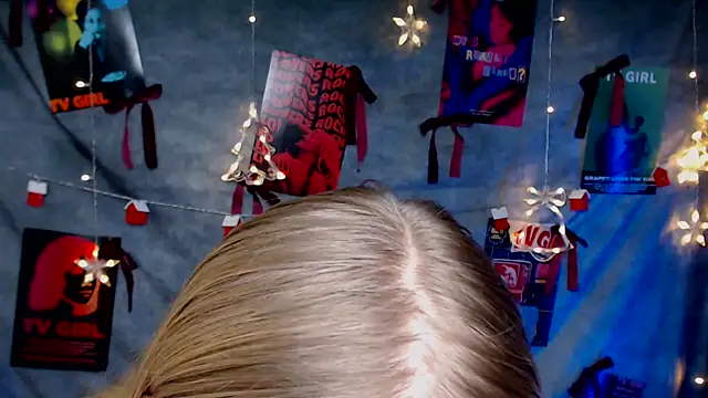 MademoiselleCl online show from January 7, 2026, 1:24 pm