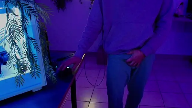 Snapshot of Vlad230323 chatting on December 10, 2024, 3:44 pm Vlad230323 online show from December 10, 2024, 3:44 pm