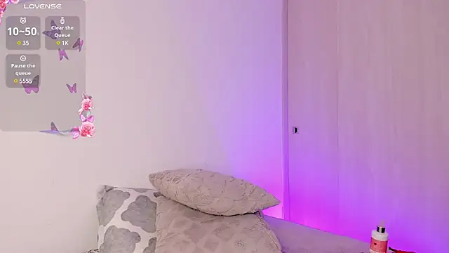 Snapshot of Nix_Taylor chatting on December 4, 2024, 11:13 pm Nix Taylor online show from December 4, 2024, 11:13 pm