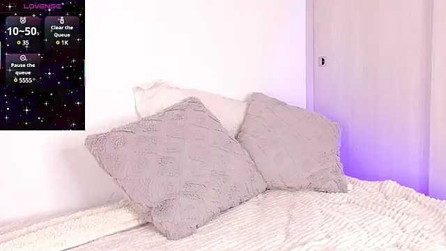 Snapshot of Nix_Taylor chatting on February 17, 2025, 8:47 pm Nix Taylor online show from February 17, 2025, 8:47 pm