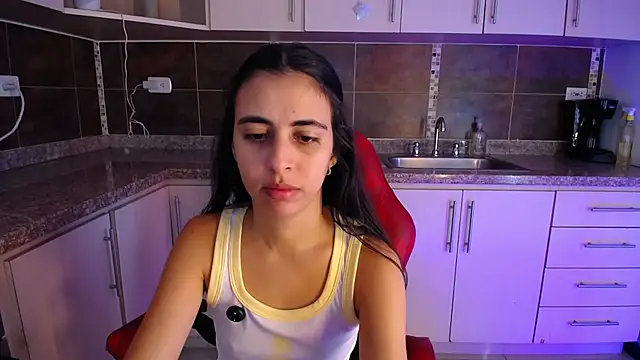 Snapshot of anna_alvarez chatting on July 14, 2026, 11:38 am anna alvarez online show from July 14, 2026, 11:38 am