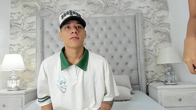 Snapshot of Buda_and_Cataleya_ chatting on October 8, 2025, 2:47 pm Buda and Cataleya online show from October 8, 2025, 2:47 pm