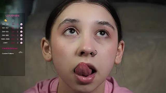 Snapshot of AislyEmbury chatting on February 2, 2025, 1:34 am AislyEmbury online show from February 2, 2025, 1:34 am