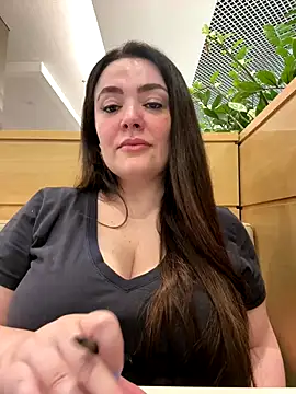 Snapshot of Sophie_Eaton chatting on October 6, 2025, 8:28 pm Sophie Eaton online show from October 6, 2025, 8:28 pm