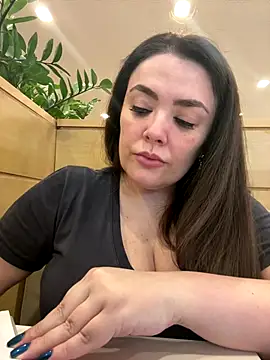 Snapshot of Sophie_Eaton chatting on October 14, 2025, 7:58 pm Sophie Eaton online show from October 14, 2025, 7:58 pm