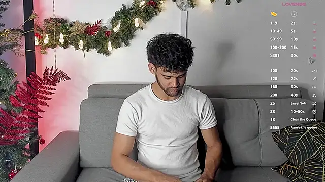 Snapshot of crisandrews chatting on December 6, 2024, 2:57 am crisandrews online show from December 6, 2024, 2:57 am