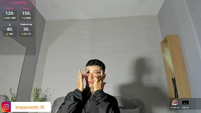 Snapshot of Ian_Castillo_ chatting on May 13, 2026, 11:07 am Ian Castillo online show from May 13, 2026, 11:07 am