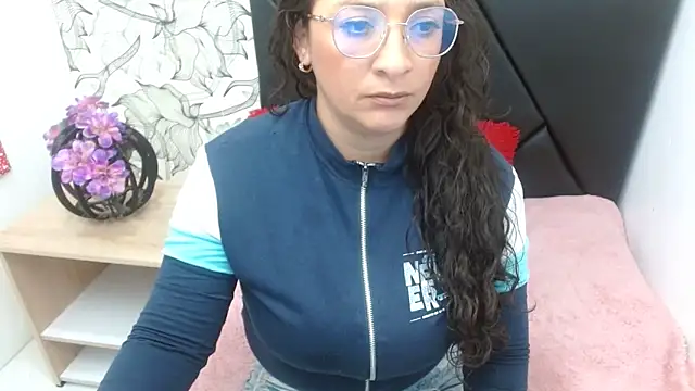 sarax ximena online show from April 26, 2026, 12:52 am