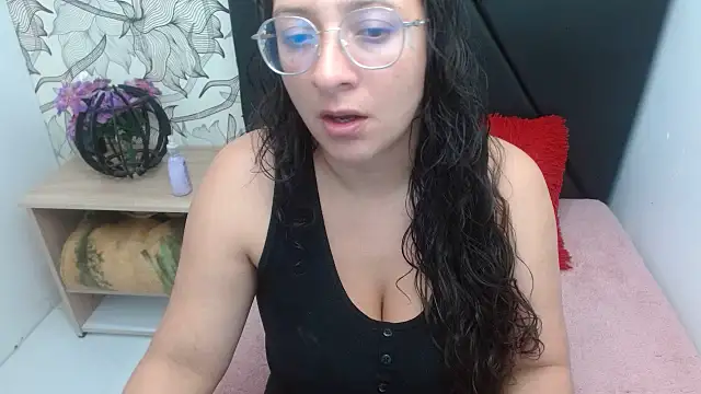 Snapshot of sarax_ximena chatting on May 15, 2026, 5:47 am sarax ximena online show from May 15, 2026, 5:47 am