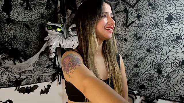 julietta   jackson online show from October 9, 2025, 6:39 pm