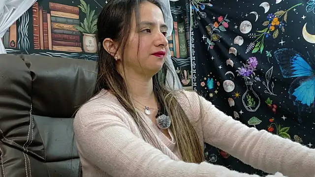 julietta   jackson online show from May 1, 2026, 2:27 am