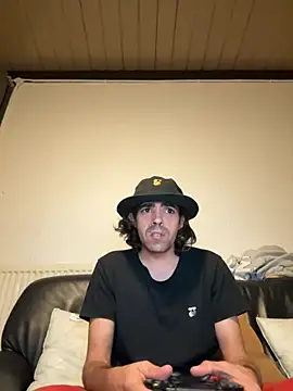 wolfwhite95 online show from October 12, 2025, 1:04 am