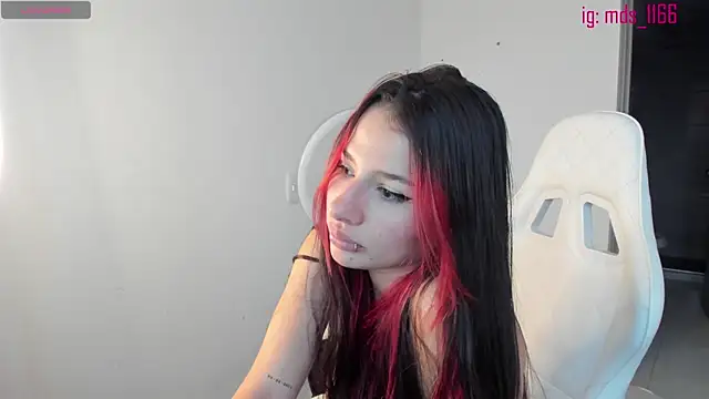 Snapshot of Mia_adams66 chatting on January 22, 2025, 11:10 pm Mia adams66 online show from January 22, 2025, 11:10 pm