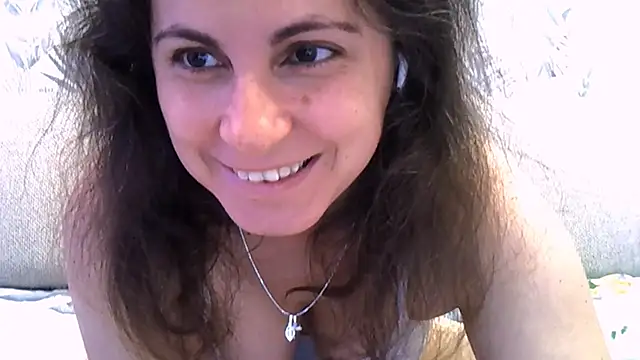 Snapshot of ShelaDiass chatting on September 9, 2025, 12:43 am ShelaDiass online show from September 9, 2025, 12:43 am