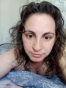ShelaDiass online show from May 1, 2026, 5:23 am