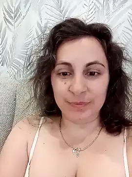 ShelaDiass online show from May 2, 2026, 4:06 am