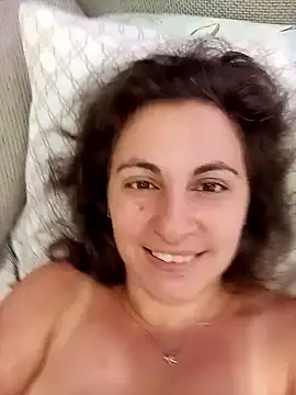 ShelaDiass online show from July 18, 2026, 5:22 am