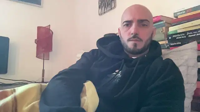 alessandromori91 online show from March 8, 2026, 4:44 pm