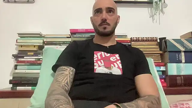alessandromori91 online show from April 23, 2026, 8:44 pm