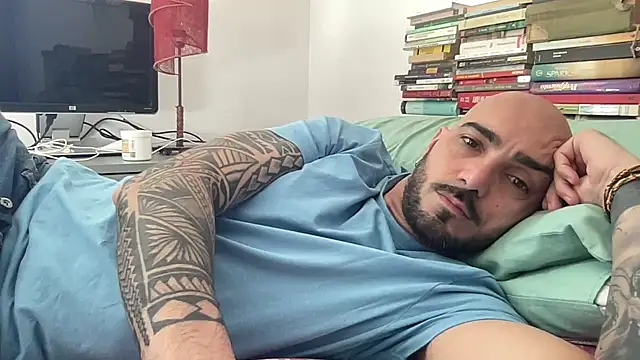 alessandromori91 online show from April 28, 2026, 2:22 pm