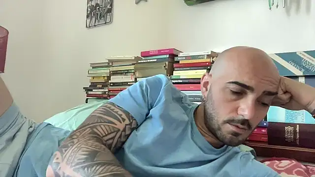 alessandromori91 online show from April 29, 2026, 7:45 am