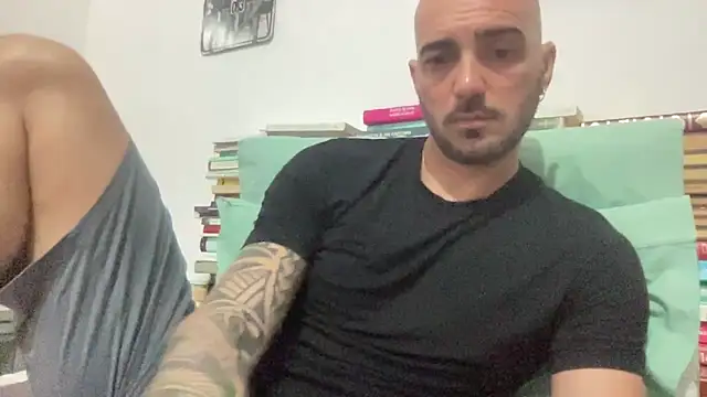 alessandromori91 online show from April 30, 2026, 8:57 pm