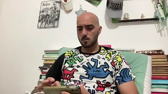 alessandromori91 online show from May 2, 2026, 7:19 pm