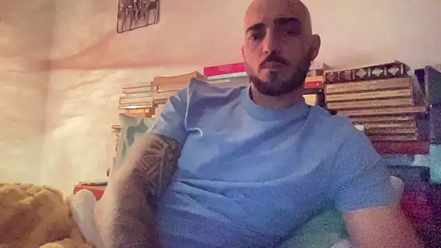 alessandromori91 online show from May 6, 2026, 8:14 pm
