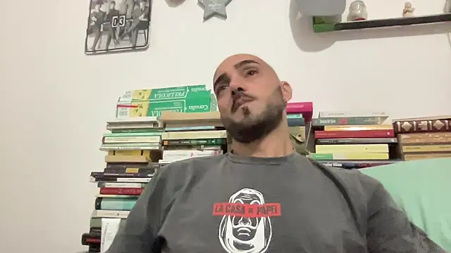 alessandromori91 online show from May 9, 2026, 11:10 pm