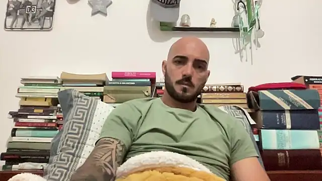 alessandromori91 online show from May 14, 2026, 9:10 pm