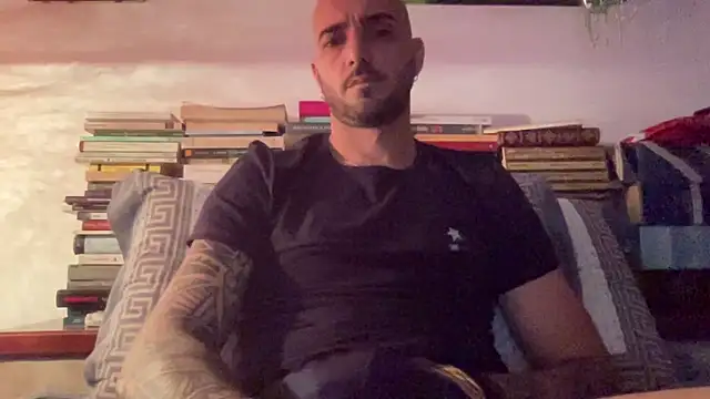 alessandromori91 online show from May 18, 2026, 9:09 pm