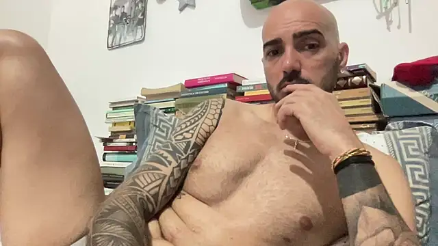alessandromori91 online show from May 24, 2026, 10:37 pm