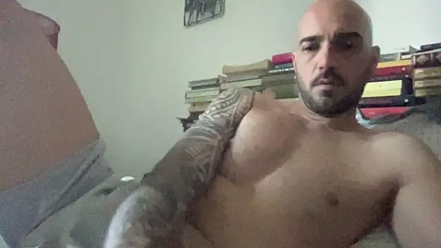 alessandromori91 online show from May 26, 2026, 5:58 am