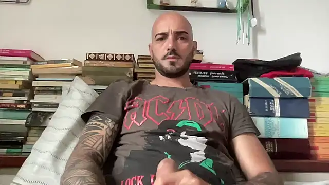 alessandromori91 online show from June 3, 2026, 5:43 am