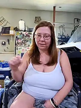 MsShelby40 online show from December 17, 2024, 6:42 pm