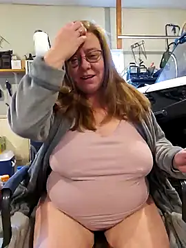 MsShelby40 online show from February 11, 2025, 4:35 pm