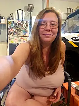 MsShelby40 online show from October 25, 2025, 8:47 pm