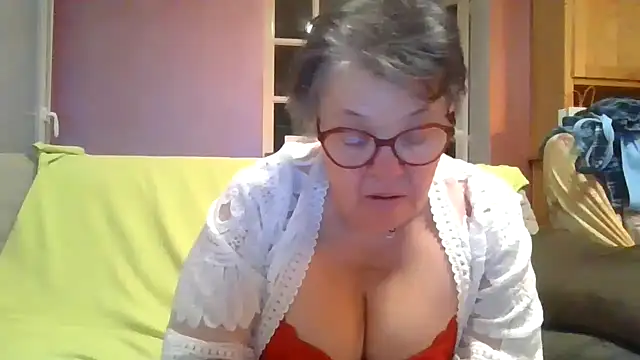 Vandeae44 online show from March 17, 2026, 9:07 pm