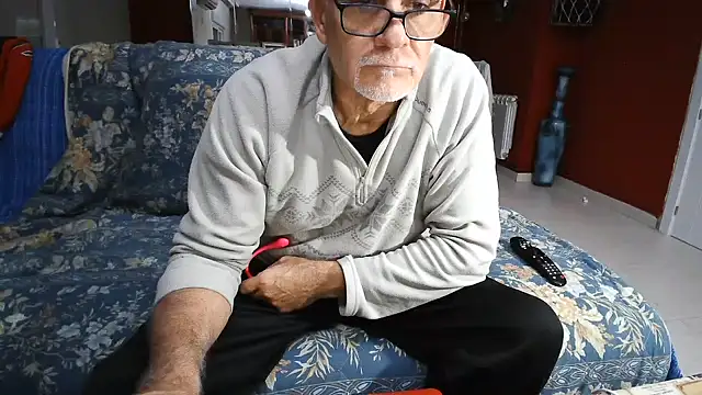 maduroguapo online show from January 1, 2025, 9:52 pm