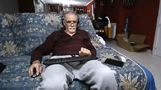 maduroguapo online show from February 1, 2025, 9:51 pm