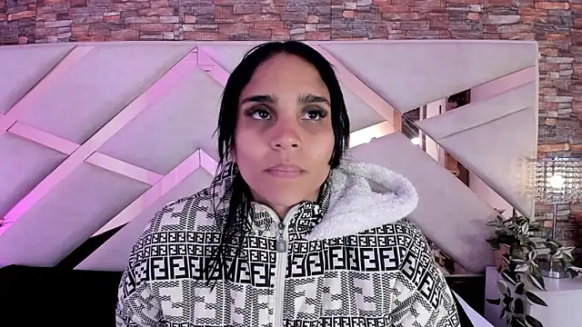 sophie pariss online show from December 3, 2025, 3:36 am