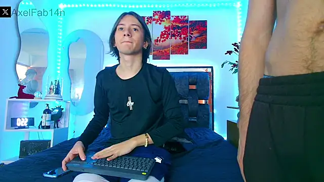 Snapshot of Alex_and_Fabian chatting on January 7, 2025, 6:56 pm Alex and Fabian online show from January 7, 2025, 6:56 pm