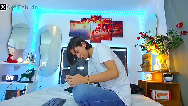 Snapshot of Alex_and_Fabian chatting on January 14, 2025, 6:49 pm Alex and Fabian online show from January 14, 2025, 6:49 pm