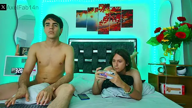 Snapshot of Alex_and_Fabian chatting on January 28, 2025, 9:50 pm Alex and Fabian online show from January 28, 2025, 9:50 pm