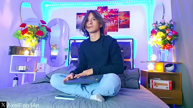 Snapshot of Alex_and_Fabian chatting on February 15, 2025, 6:55 pm Alex and Fabian online show from February 15, 2025, 6:55 pm