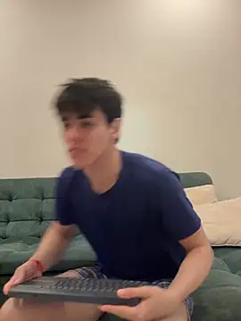 Alex and Fabian online show from May 4, 2026, 12:06 am